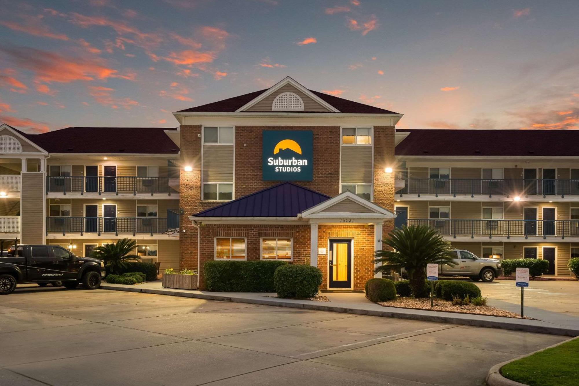 Suburban Studios Biloxi North Area Exterior photo
